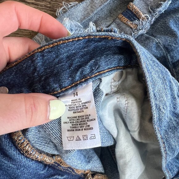 Lightly Distressed Shorts - Picture 5 of 5